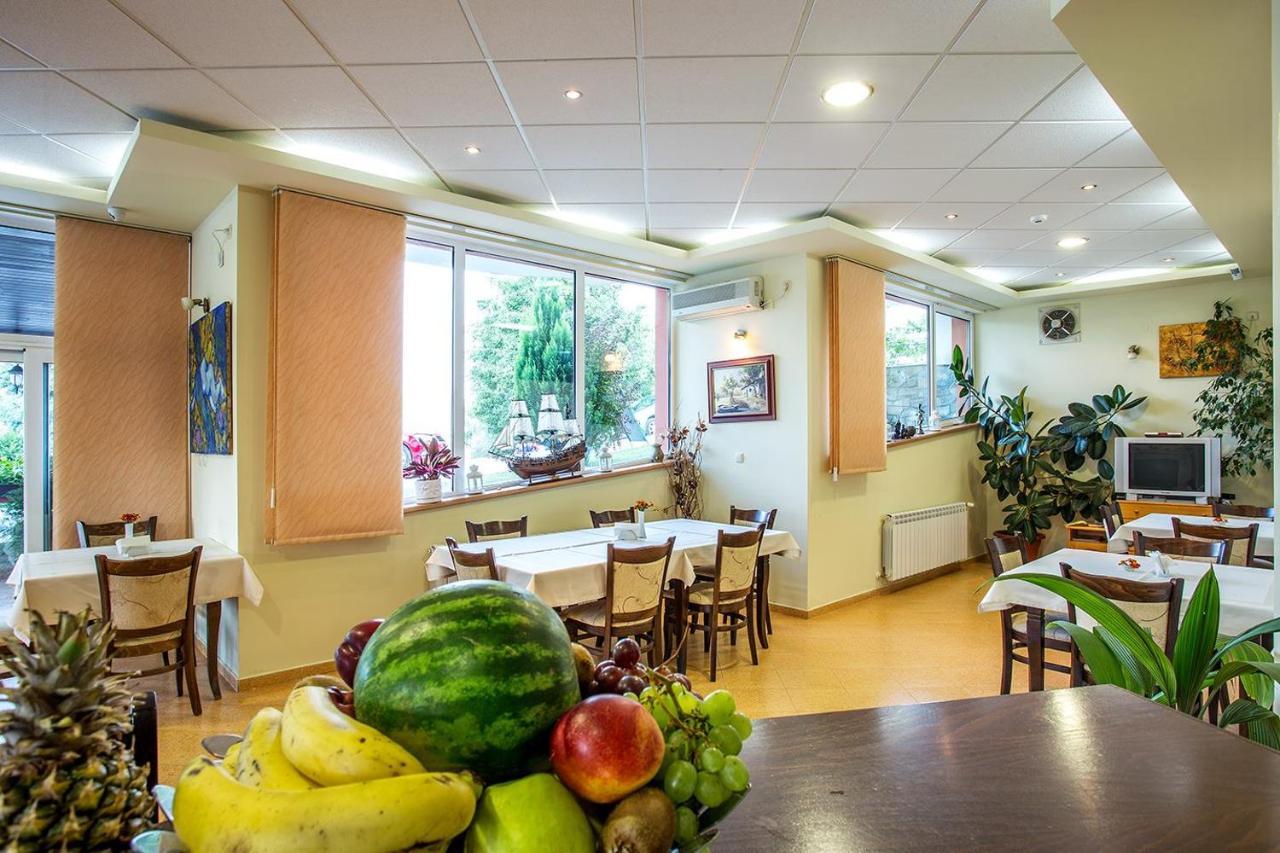 Hotel Saint Konstantin Glavatartsi Bagian luar foto